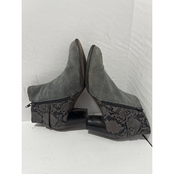 Vionic Naomi booties women’s Gray Suede Snake Print Ankle heels Buckle 8.5 - Picture 4 of 7